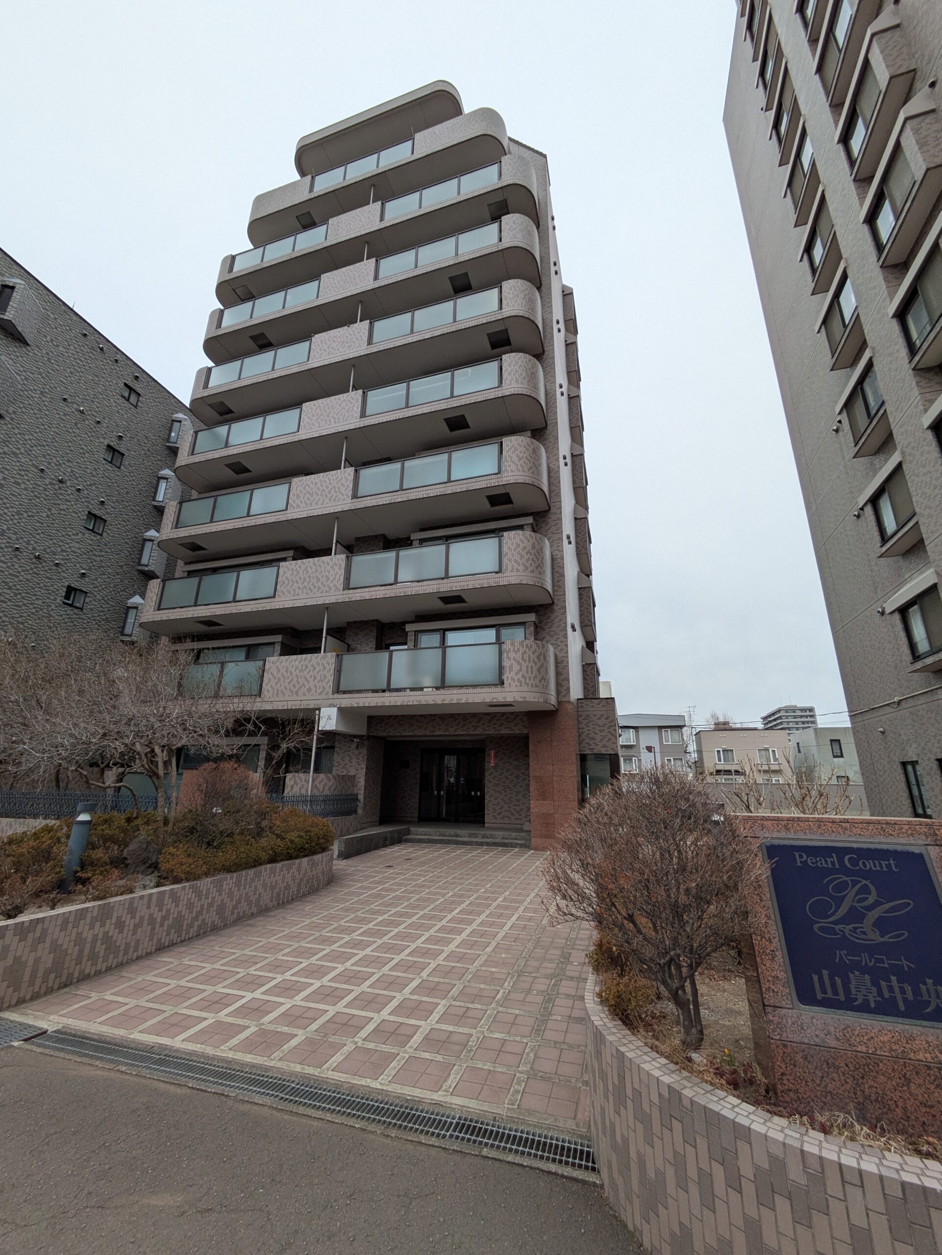 パールコート山鼻中央WEST 2階 3LDK